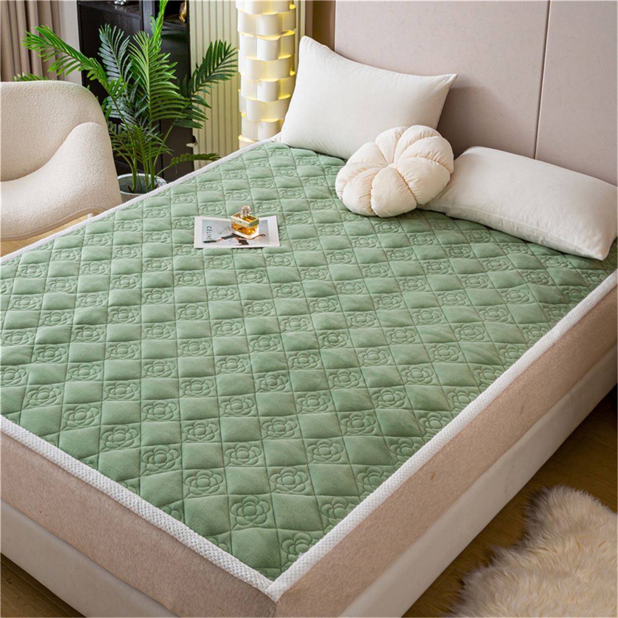 91家纺网 家纺一手货源 找家纺 正邦家纺 2025新款学生宿舍上下铺牛奶绒刺绣玫瑰花夹棉床垫床护垫床褥子 竹绿