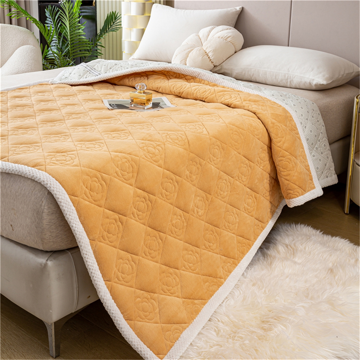 91家纺网 家纺一手货源 找家纺 正邦家纺 2025新款学生宿舍上下铺牛奶绒刺绣玫瑰花夹棉床垫床护垫床褥子 浅卡其