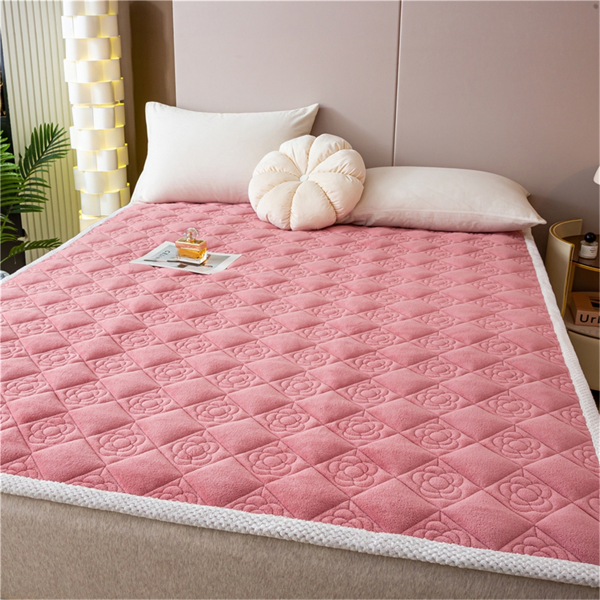 91家纺网 家纺一手货源 找家纺 正邦家纺 2025新款学生宿舍上下铺牛奶绒刺绣玫瑰花夹棉床垫床护垫床褥子 莲红