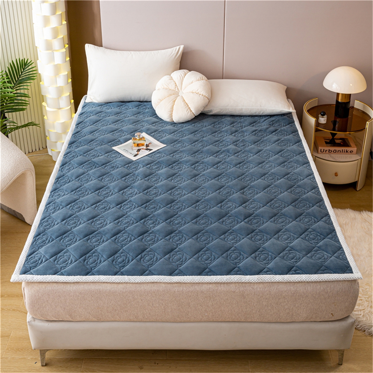 91家纺网 家纺一手货源 找家纺 正邦家纺 2025新款学生宿舍上下铺牛奶绒刺绣玫瑰花夹棉床垫床护垫床褥子 卡布里蓝