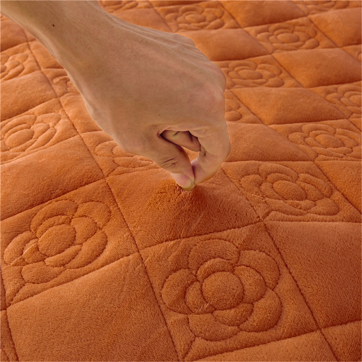 91家纺网 家纺一手货源 找家纺 正邦家纺 2025新款学生宿舍上下铺牛奶绒刺绣玫瑰花夹棉床垫床护垫床褥子 枫糖橘棕