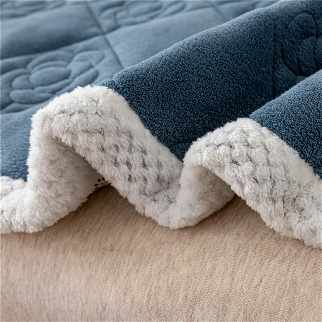 91家纺网 家纺一手货源 找家纺 正邦家纺 2025新款学生宿舍上下铺牛奶绒刺绣玫瑰花夹棉床垫床护垫床褥子 卡布里蓝