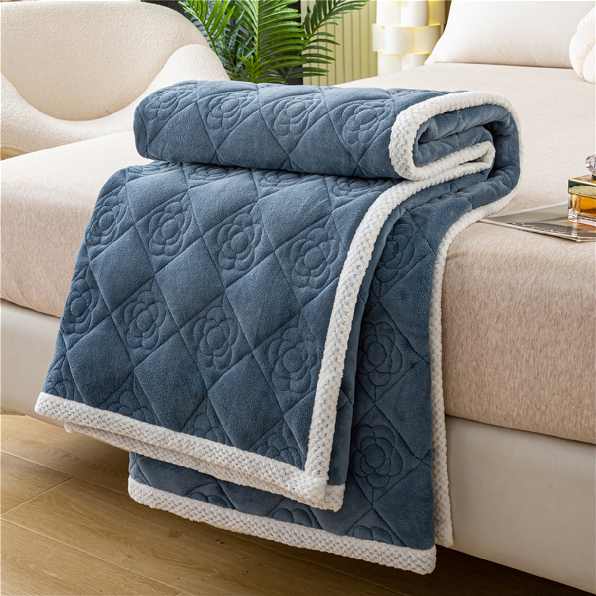 91家纺网 家纺一手货源 找家纺 正邦家纺 2025新款学生宿舍上下铺牛奶绒刺绣玫瑰花夹棉床垫床护垫床褥子 卡布里蓝