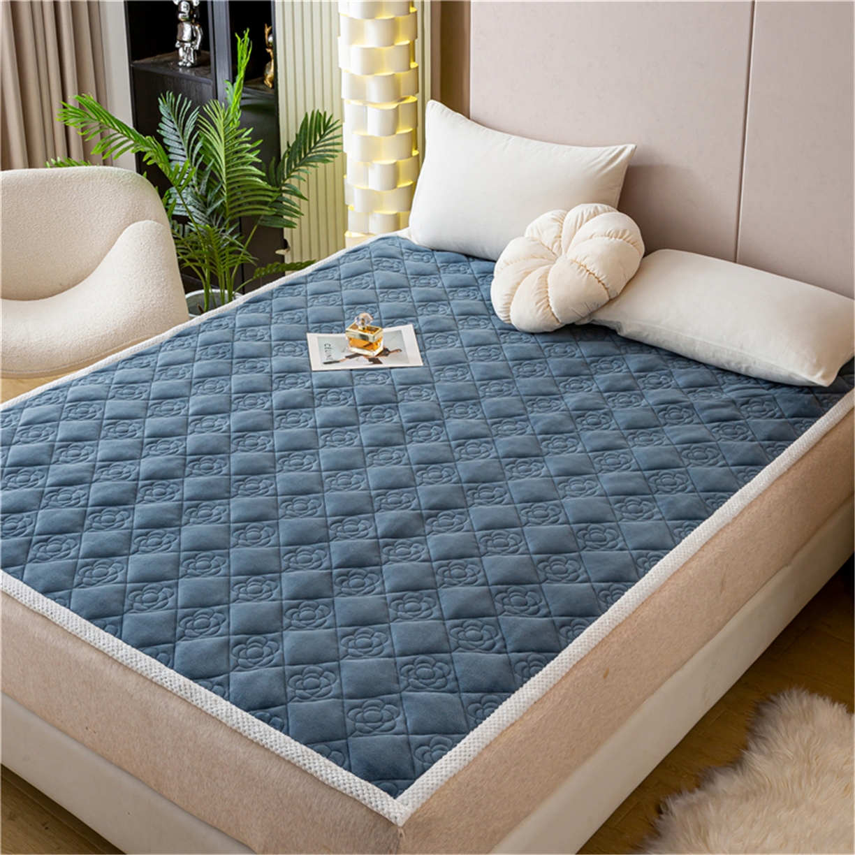 91家纺网 家纺一手货源 找家纺 正邦家纺 2025新款学生宿舍上下铺牛奶绒刺绣玫瑰花夹棉床垫床护垫床褥子 卡布里蓝