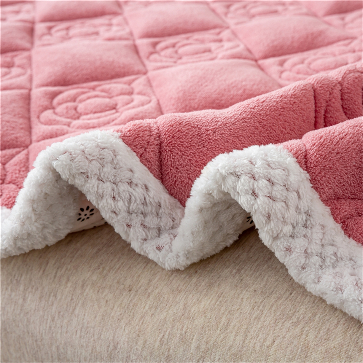 91家纺网 家纺一手货源 找家纺 正邦家纺 2025新款学生宿舍上下铺牛奶绒刺绣玫瑰花夹棉床垫床护垫床褥子 莲红