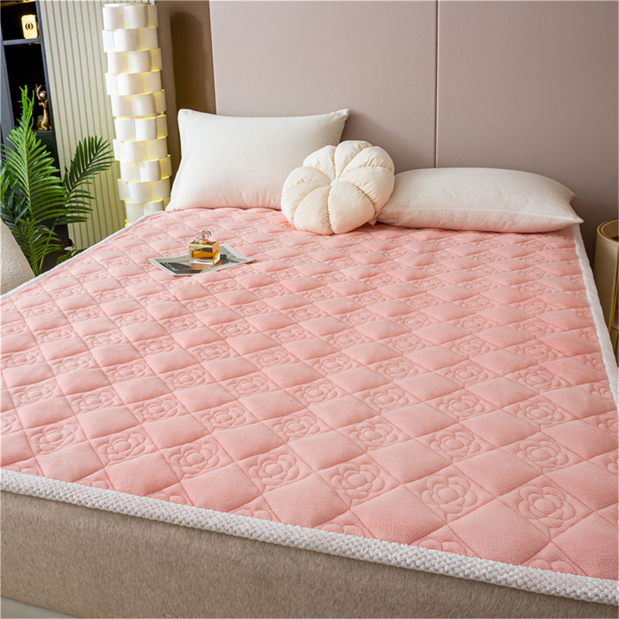 91家纺网 家纺一手货源 找家纺 正邦家纺 2025新款学生宿舍上下铺牛奶绒刺绣玫瑰花夹棉床垫床护垫床褥子 仙桃粉