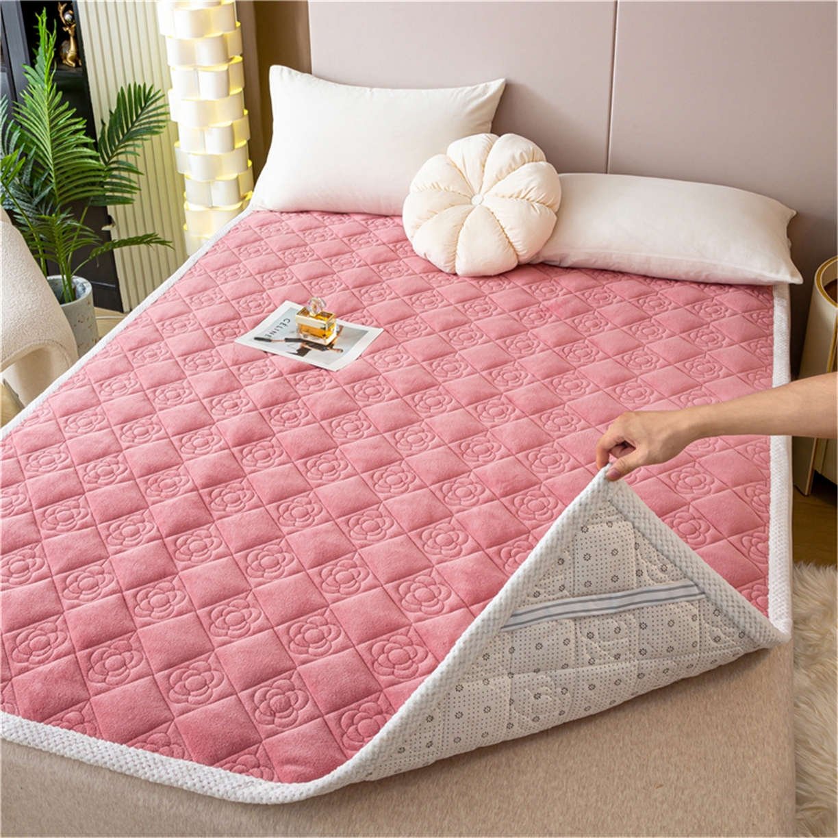 91家纺网 家纺一手货源 找家纺 正邦家纺 2025新款学生宿舍上下铺牛奶绒刺绣玫瑰花夹棉床垫床护垫床褥子 莲红