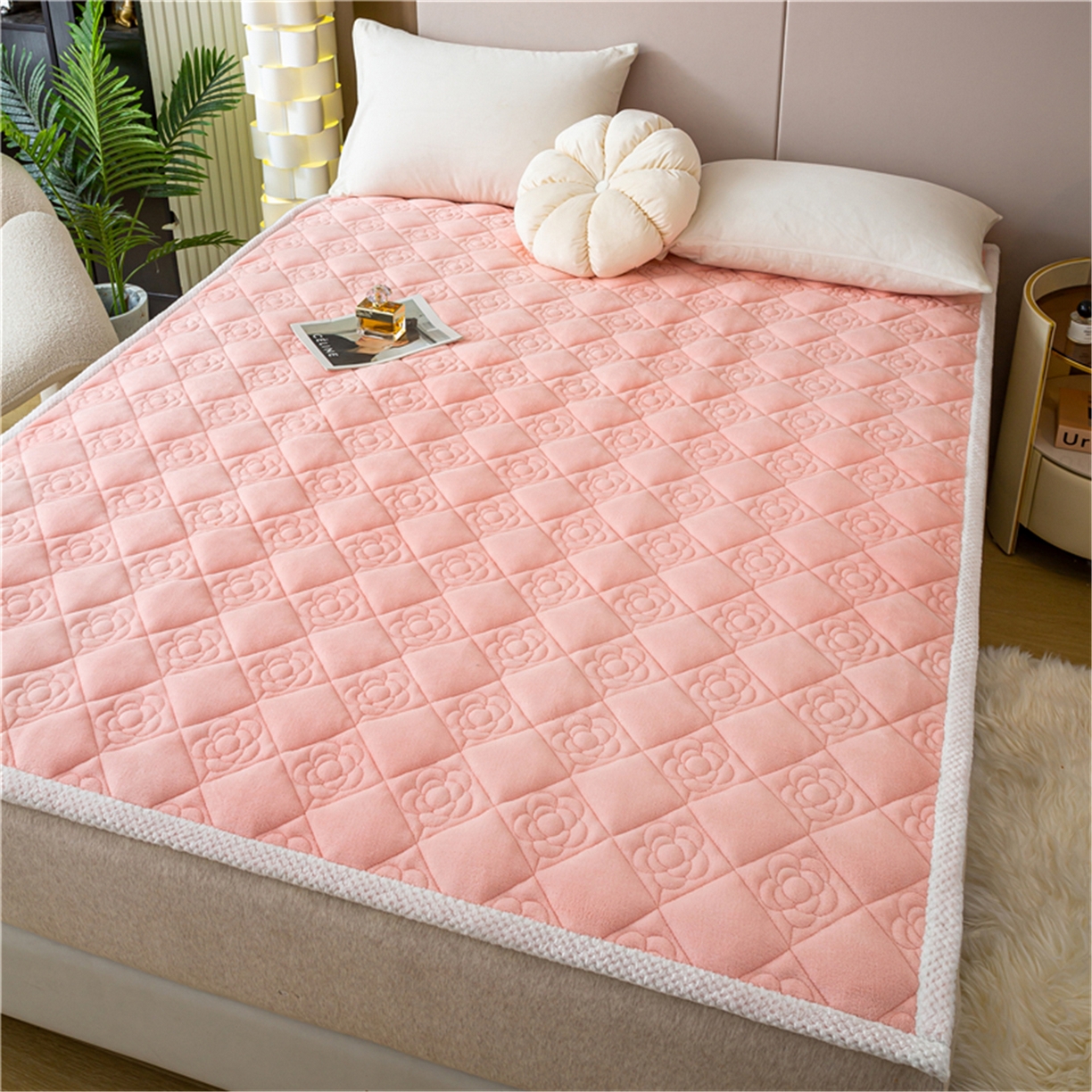 91家纺网 家纺一手货源 找家纺 正邦家纺 2025新款学生宿舍上下铺牛奶绒刺绣玫瑰花夹棉床垫床护垫床褥子 仙桃粉