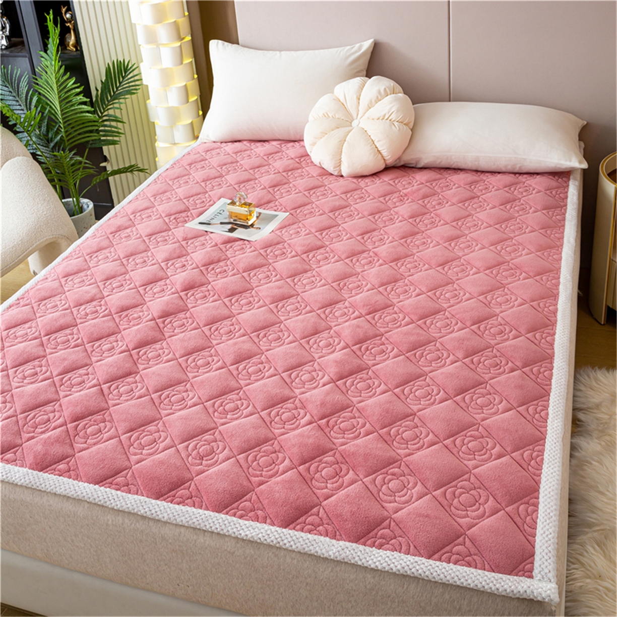 91家纺网 家纺一手货源 找家纺 正邦家纺 2025新款学生宿舍上下铺牛奶绒刺绣玫瑰花夹棉床垫床护垫床褥子 莲红