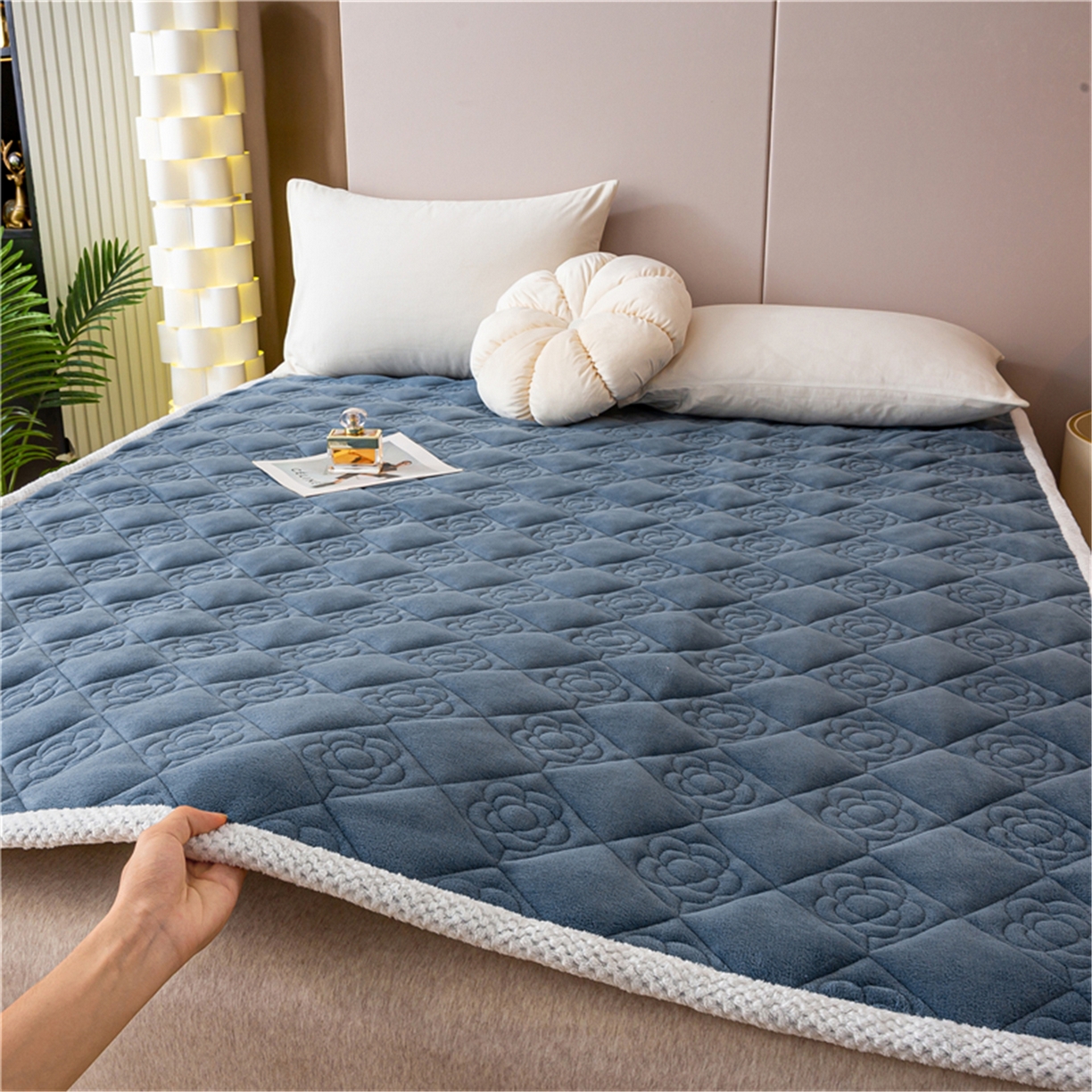 正邦家纺 2025新款学生宿舍上下铺牛奶绒刺绣玫瑰花夹棉床垫床护垫床褥子 卡布里蓝
