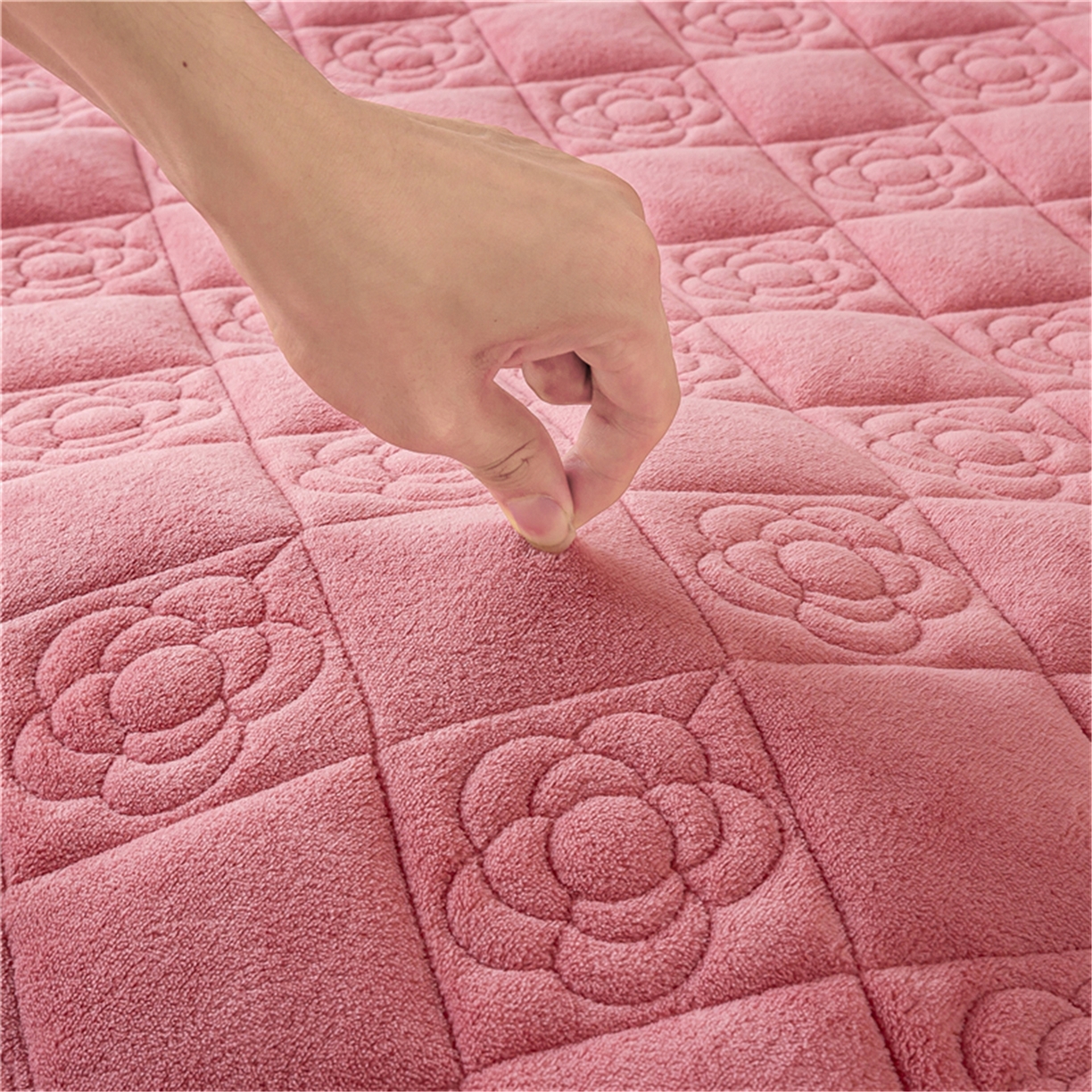 91家纺网 家纺一手货源 找家纺 正邦家纺 2025新款学生宿舍上下铺牛奶绒刺绣玫瑰花夹棉床垫床护垫床褥子 莲红