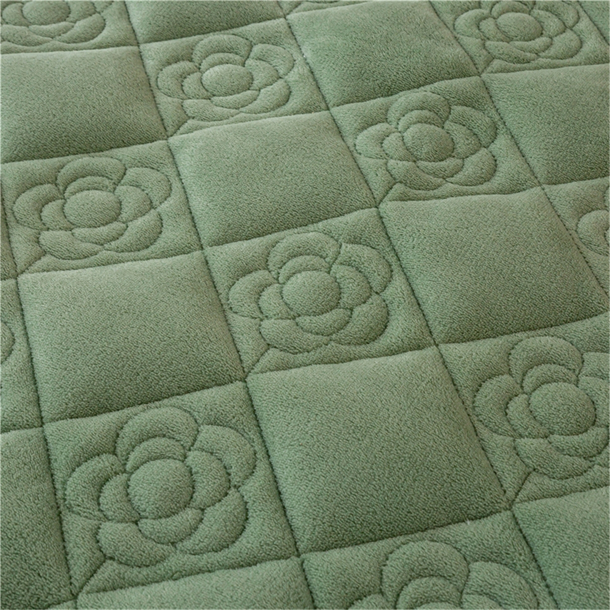 91家纺网 家纺一手货源 找家纺 正邦家纺 2025新款学生宿舍上下铺牛奶绒刺绣玫瑰花夹棉床垫床护垫床褥子 竹绿