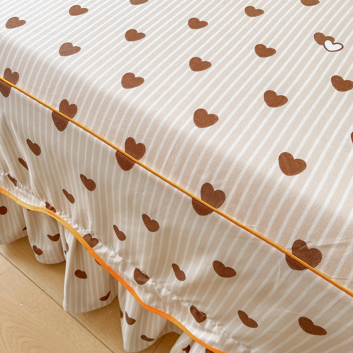 91家纺网 家纺一手货源 找家纺 笠裙家纺 2025新款磨毛S边韩版防滑床裙单床裙床裙单件 心意