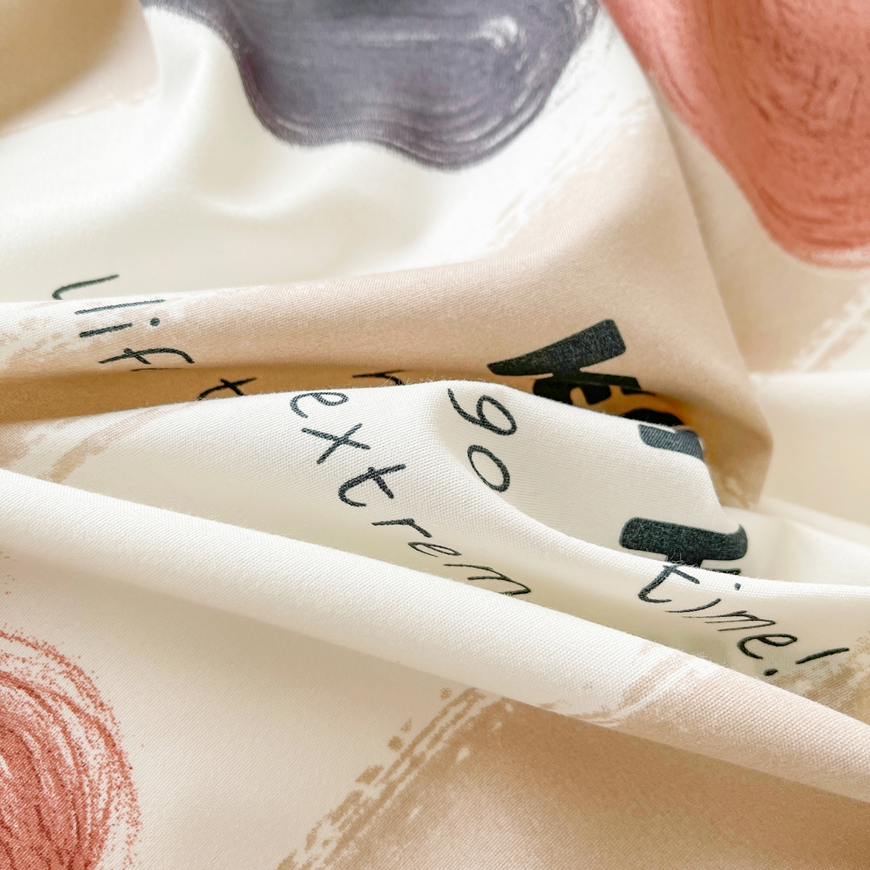 91家纺网 家纺一手货源 找家纺 笠裙家纺 2025新款磨毛S边韩版防滑床裙单床裙床裙单件 宠爱