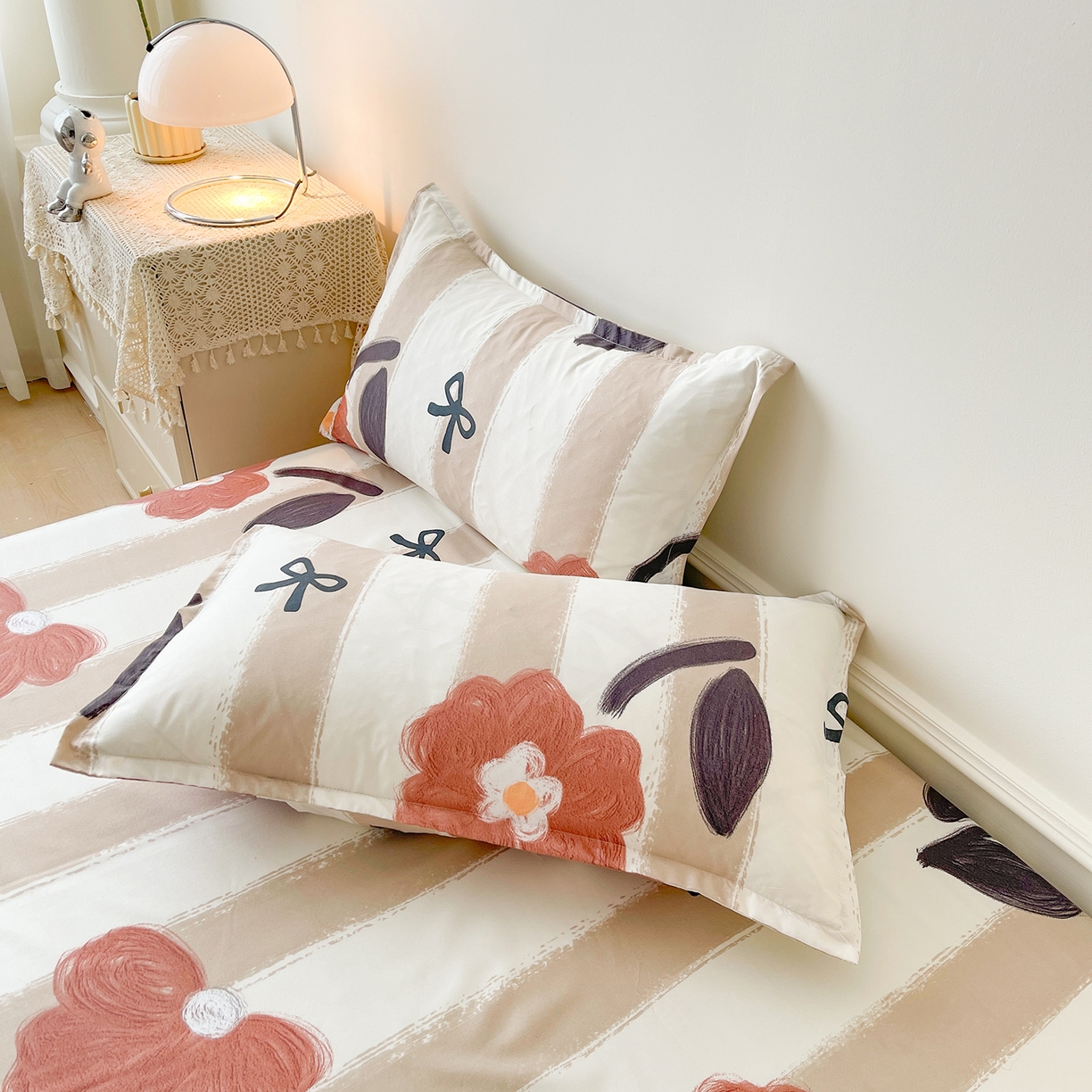 91家纺网 家纺一手货源 找家纺 笠裙家纺 2025新款磨毛S边韩版防滑床裙单床裙床裙单件 宠爱