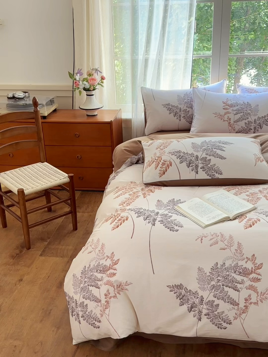 91家纺网 家纺一手货源 找家纺 优彩 2025新款数码印花全棉纯棉磨毛四件套 草木绮梦