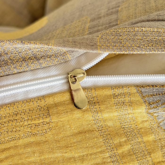 91家纺网 家纺一手货源 找家纺 江南春家纺【幻-暖纱】2025新款A类100%全棉色织提花双层纱四件套 【幻-暖纱】曲叶风-灰黄