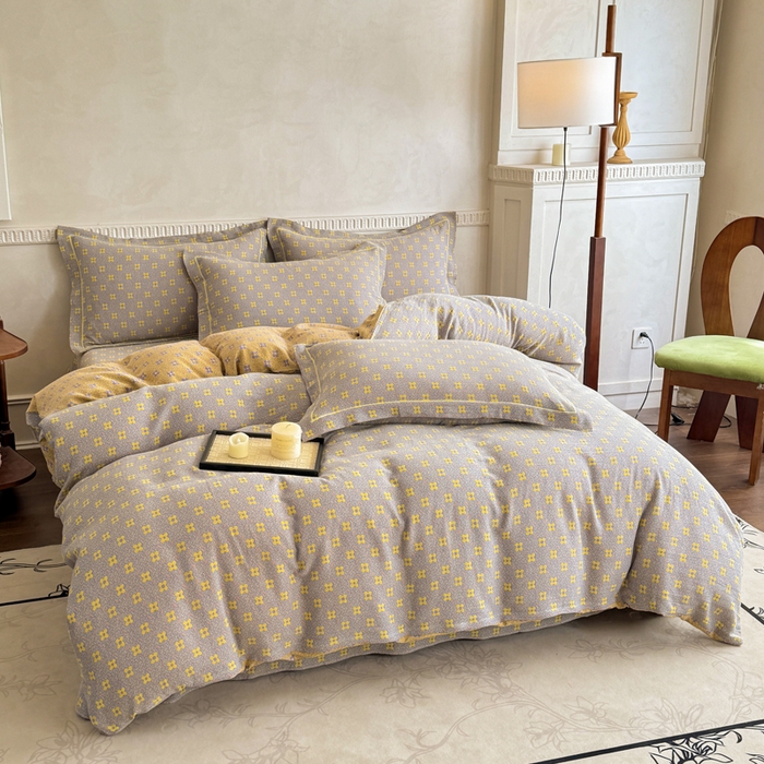 91家纺网 家纺一手货源 找家纺 江南春家纺【幻-暖纱】2025新款A类100%全棉色织提花双层纱四件套 【幻-暖纱】幸运草-紫黄