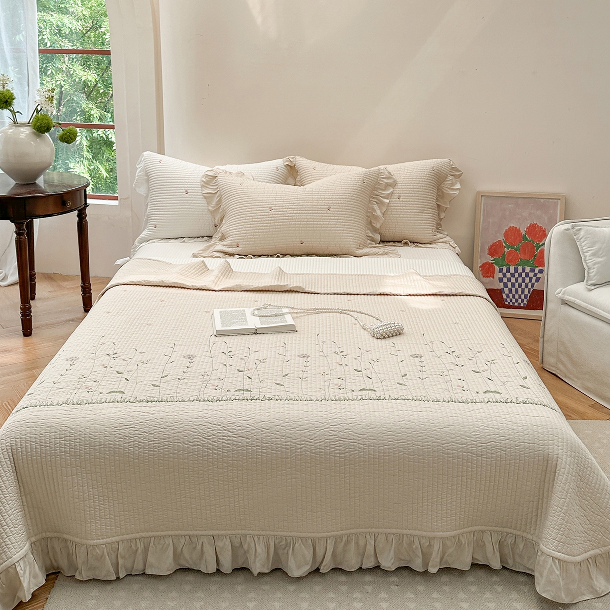 91家纺网 家纺一手货源 找家纺 （总）琳可家居 2025新款100%再生纤维素纤维刺绣款花边床盖-田园花憩