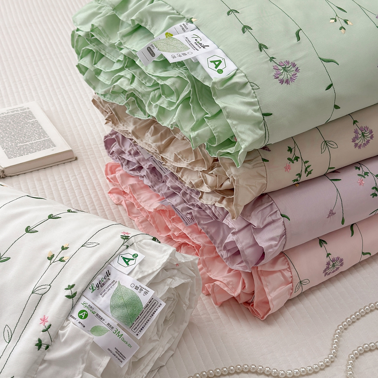 91家纺网 家纺一手货源 找家纺 琳可家居 2025新款100%再生纤维素纤维刺绣款花边床盖-田园花憩 组合图（仅展示）