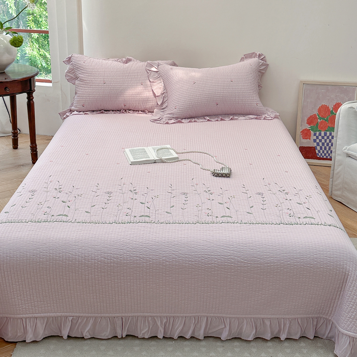 91家纺网 家纺一手货源 找家纺 琳可家居 2025新款100%再生纤维素纤维刺绣款花边床盖-田园花憩 田园花憩-紫