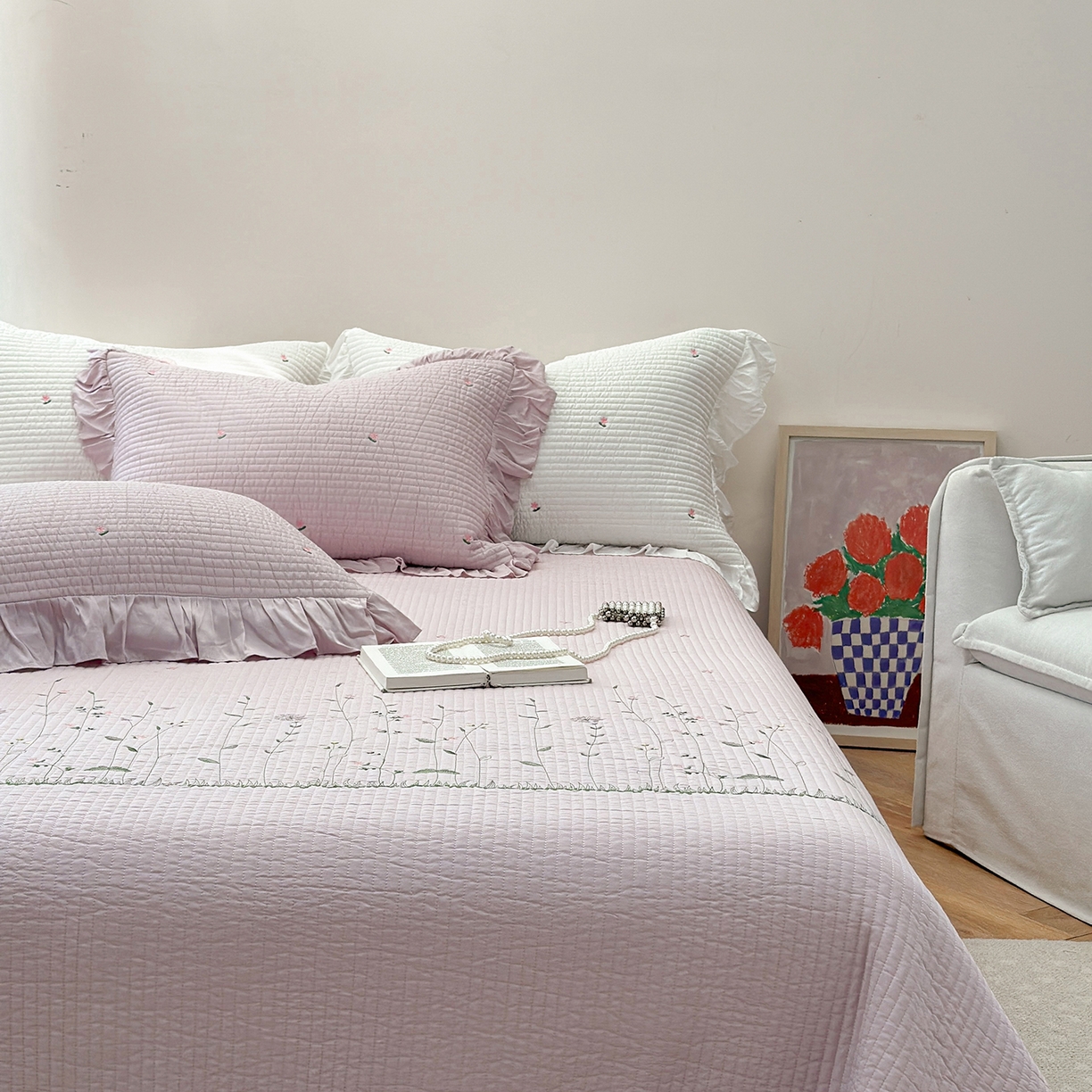 91家纺网 家纺一手货源 找家纺 琳可家居 2025新款100%再生纤维素纤维刺绣款花边床盖-田园花憩 田园花憩-紫