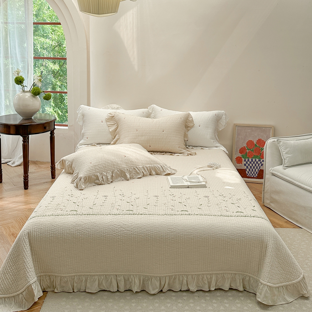 91家纺网 家纺一手货源 找家纺 琳可家居 2025新款100%再生纤维素纤维刺绣款花边床盖-田园花憩 田园花憩-棕