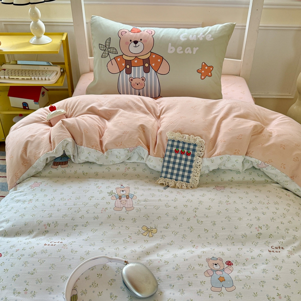 91家纺网 家纺一手货源 找家纺 曼陀罗 2025新款软软棉学生宿舍上下铺三件套 贝尔小熊