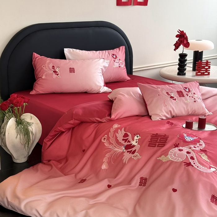 91家纺网 家纺一手货源 找家纺 江涞 2025新款长绒棉数码印花刺绣四件套--小美满 小美满-红