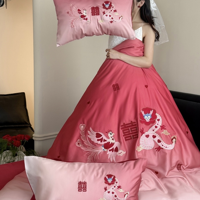 91家纺网 家纺一手货源 找家纺 江涞 2025新款长绒棉数码印花刺绣四件套--小美满 小美满-红