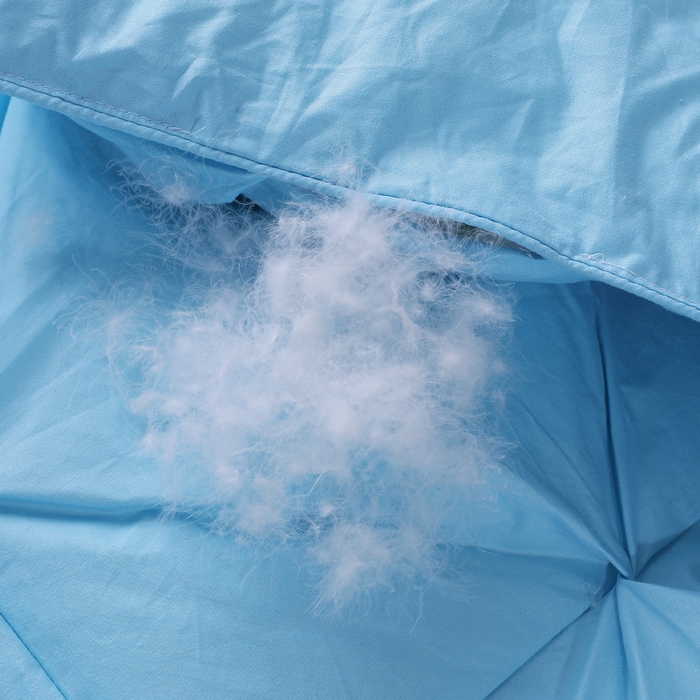 91家纺网 家纺一手货源 找家纺 四川牛皮席 2025新款温暖轻盈东北95白鹅绒被扭花款 200*230-6斤 蓝色