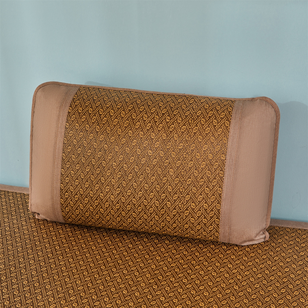 91家纺网 家纺一手货源 找家纺 绒艺席业 2025新款学生宿舍凉感藤席 萌萌熊猫-格纹