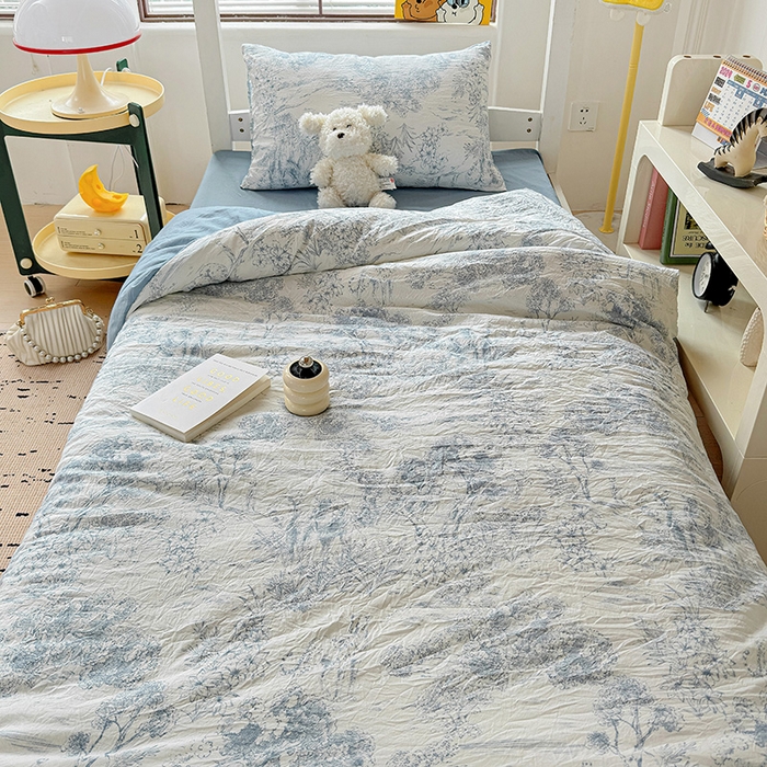 91家纺网 家纺一手货源 找家纺 曼陀罗2025新款超柔云朵棉学生宿舍上下铺三件套 丛林物语-蓝