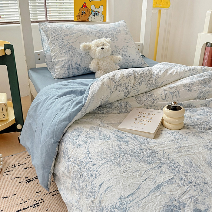 91家纺网 家纺一手货源 找家纺 曼陀罗2025新款超柔云朵棉学生宿舍上下铺三件套 丛林物语-蓝