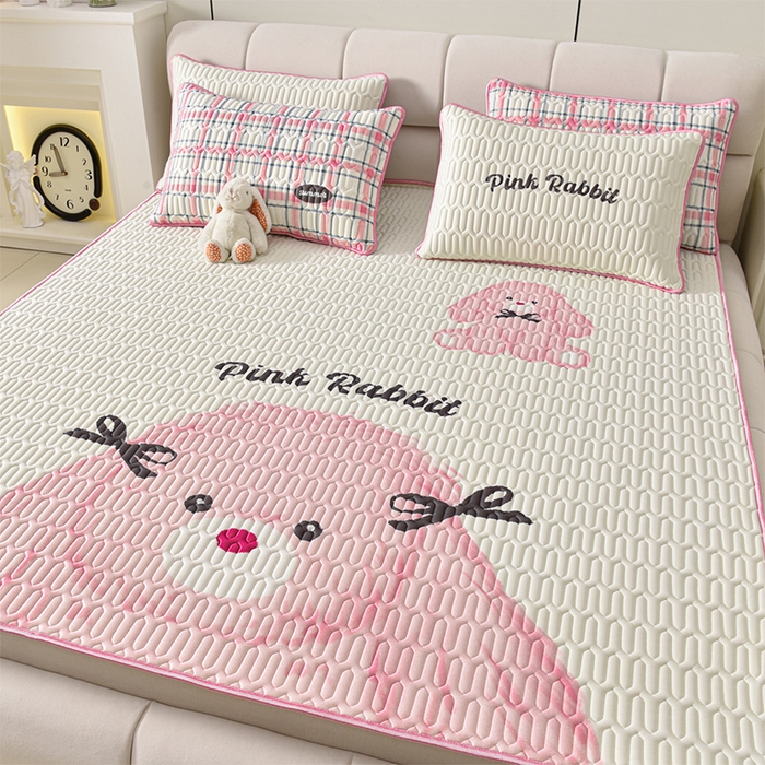 91家纺网 家纺一手货源 找家纺 炫拼家纺 2025新款凉感丝大版乳胶凉席三件套 哈尼小兔