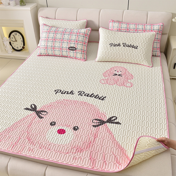 91家纺网 家纺一手货源 找家纺 炫拼家纺 2025新款凉感丝大版乳胶凉席三件套 哈尼小兔