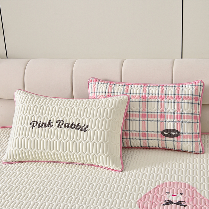 91家纺网 家纺一手货源 找家纺 炫拼家纺 2025新款凉感丝大版乳胶凉席三件套 哈尼小兔