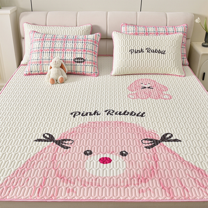 91家纺网 家纺一手货源 找家纺 炫拼家纺 2025新款凉感丝大版乳胶凉席三件套 哈尼小兔