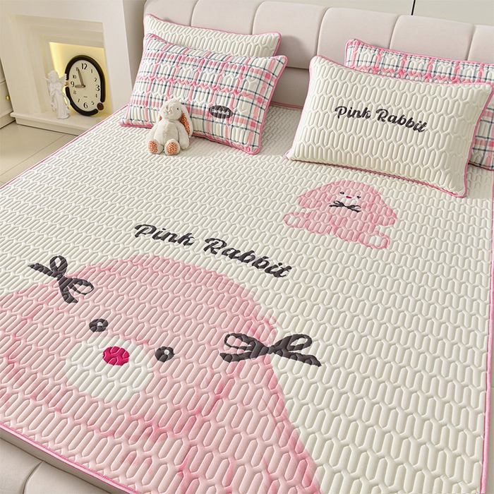 91家纺网 家纺一手货源 找家纺 炫拼家纺 2025新款凉感丝大版乳胶凉席三件套 哈尼小兔