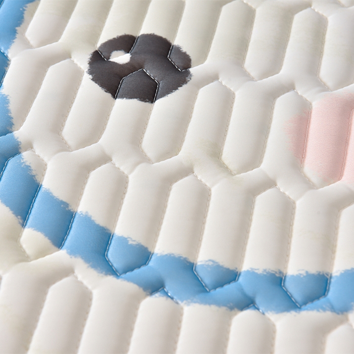 91家纺网 家纺一手货源 找家纺 炫拼家纺 2025新款凉感丝大版乳胶凉席三件套 哈尼小狗