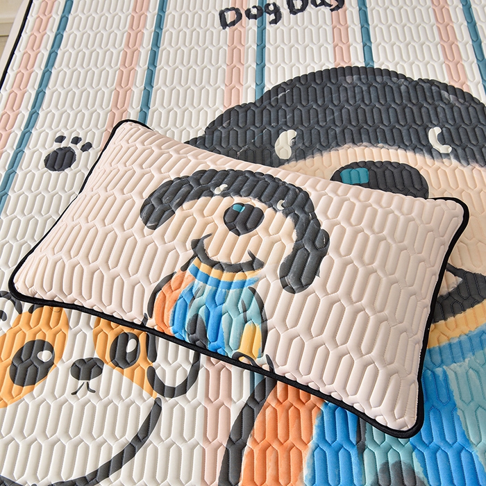 91家纺网 家纺一手货源 找家纺 炫拼家纺 2025新款凉感丝大版乳胶凉席三件套 狗狗队长