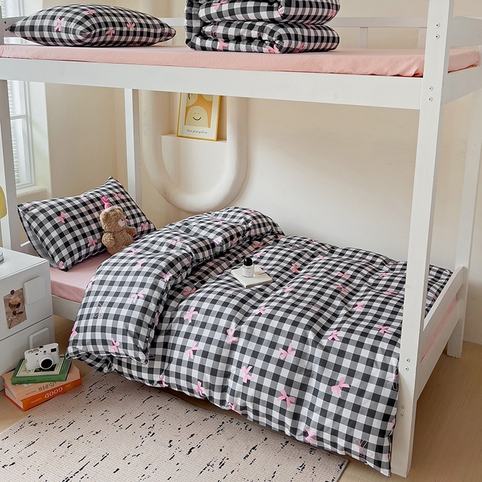 91家纺网 家纺一手货源 找家纺 曼陀罗2025新款超柔云朵棉学生宿舍上下铺三件套 黑格蝴蝶结