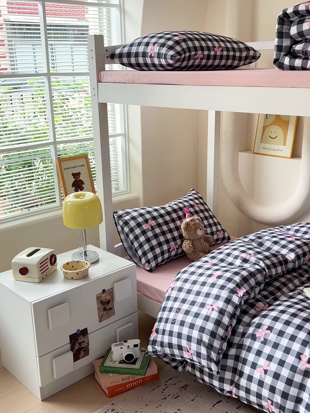 91家纺网 家纺一手货源 找家纺 曼陀罗2025新款超柔云朵棉学生宿舍上下铺三件套 黑格蝴蝶结