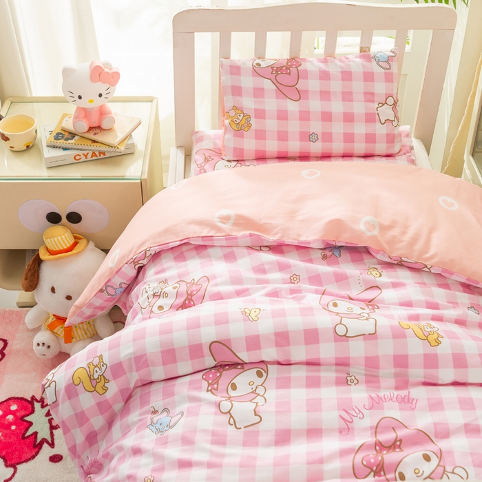 91家纺网 家纺一手货源 找家纺 博雅 2025新款三丽欧全棉纯棉幼儿园三套件宿舍三件套上下铺三件套 粉格美乐蒂