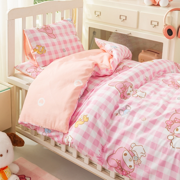 91家纺网 家纺一手货源 找家纺 博雅 2025新款三丽欧全棉纯棉幼儿园三套件宿舍三件套上下铺三件套 粉格美乐蒂