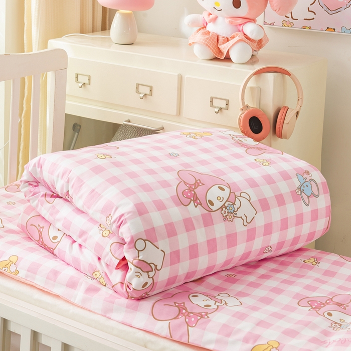 91家纺网 家纺一手货源 找家纺 博雅 2025新款三丽欧全棉纯棉幼儿园三套件宿舍三件套上下铺三件套 粉格美乐蒂