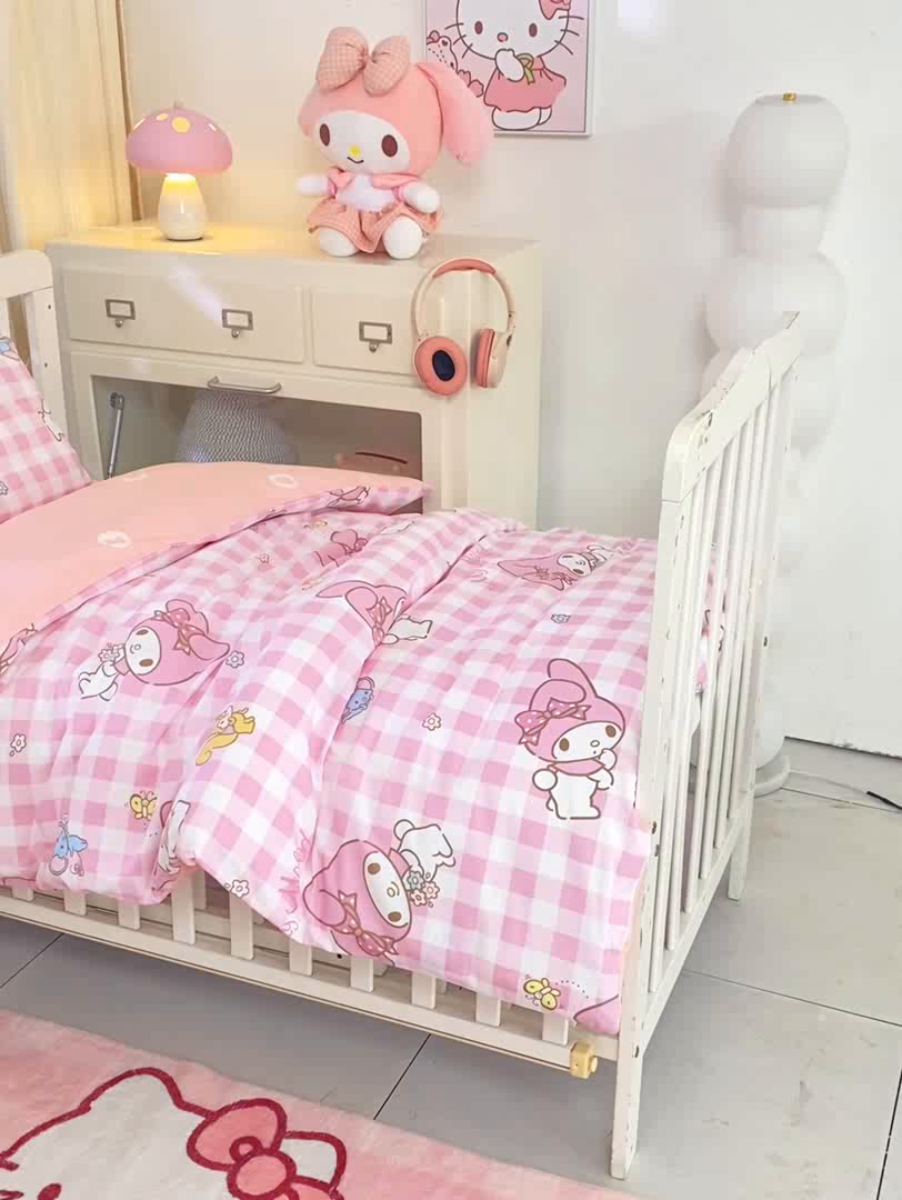 91家纺网 家纺一手货源 找家纺 博雅 2025新款三丽欧全棉纯棉幼儿园三套件宿舍三件套上下铺三件套 粉格美乐蒂