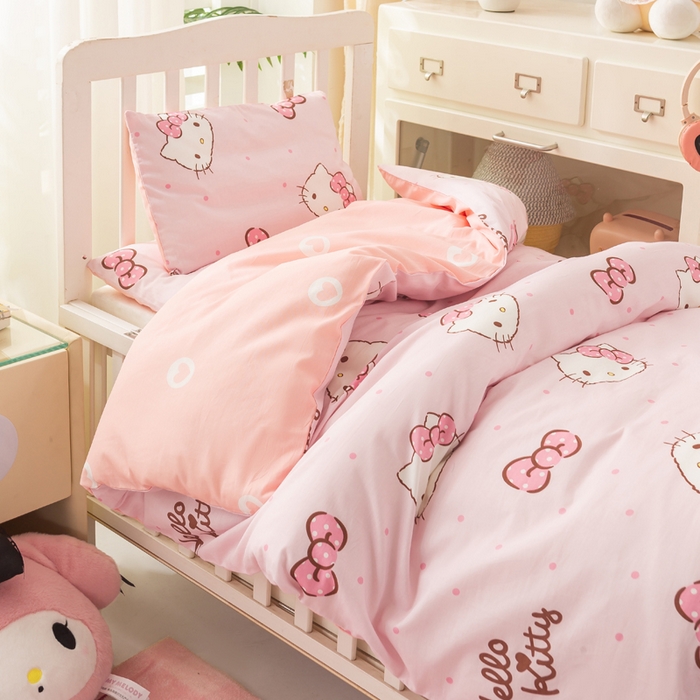 91家纺网 家纺一手货源 找家纺 博雅 2025新款三丽欧全棉纯棉幼儿园三套件宿舍三件套上下铺三件套 粉色蝴蝶结KT