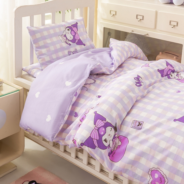 91家纺网 家纺一手货源 找家纺 博雅 2025新款三丽欧全棉纯棉幼儿园三套件宿舍三件套上下铺三件套 小方格库洛米