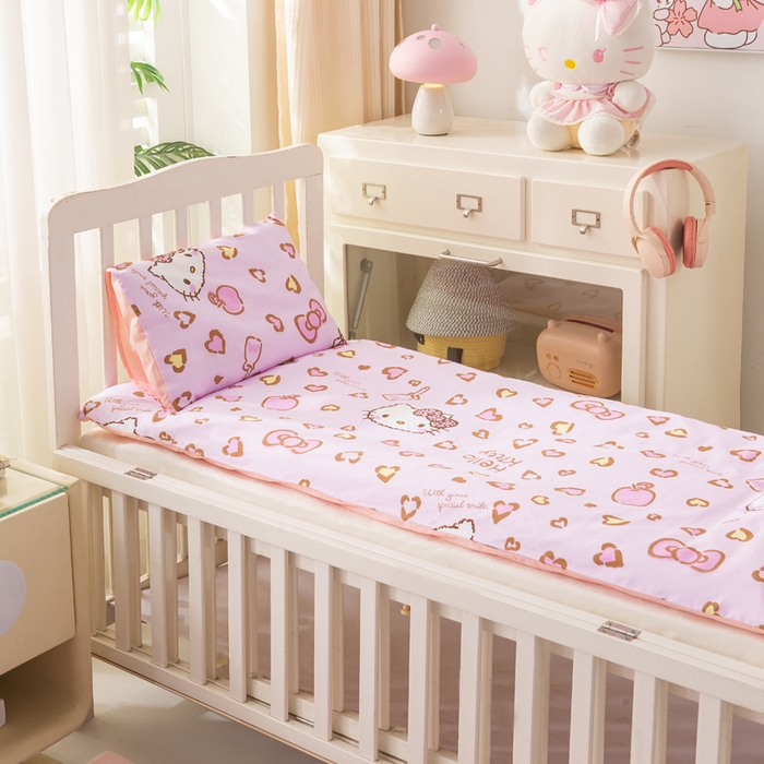 91家纺网 家纺一手货源 找家纺 博雅 2025新款三丽欧全棉纯棉幼儿园三套件宿舍三件套上下铺三件套 心心KT